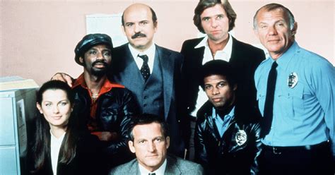 Hill Street Blues: Una Poliziesca che Explora le Complicazioni della Vita e la Fragilità Umana!